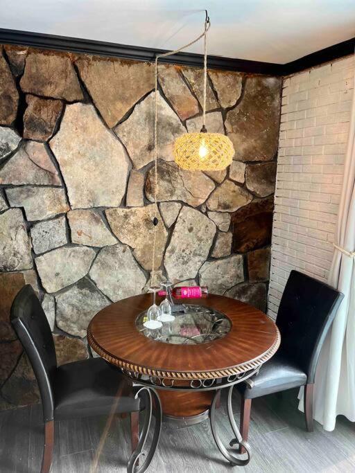 Small Rental For Couple Getaway Dalton Extérieur photo