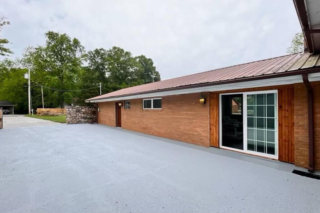Small Rental For Couple Getaway Dalton Extérieur photo