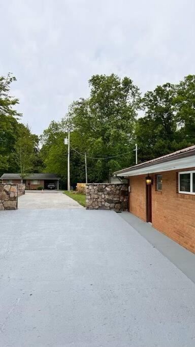Small Rental For Couple Getaway Dalton Extérieur photo