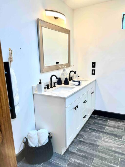 Small Rental For Couple Getaway Dalton Extérieur photo