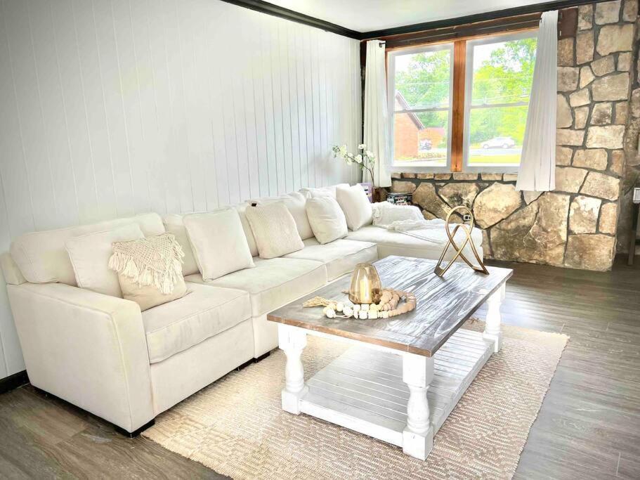 Small Rental For Couple Getaway Dalton Extérieur photo